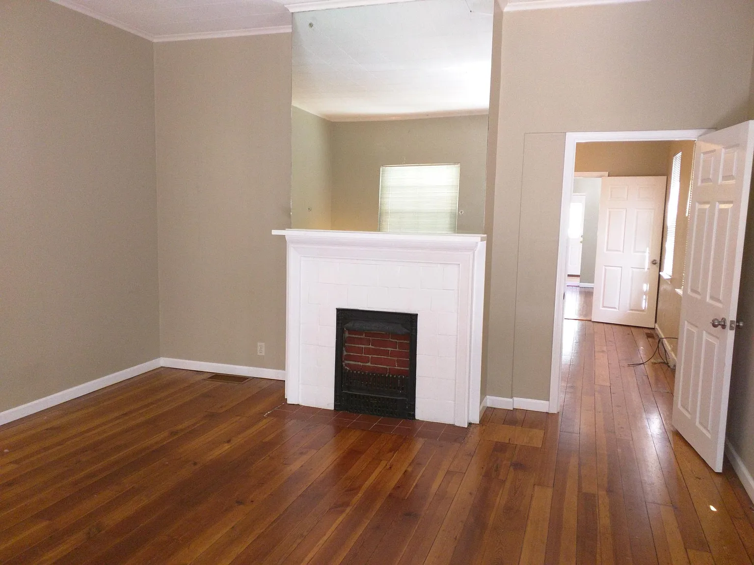 2 bed, 1869 sqft, $2,800 — Photo 2