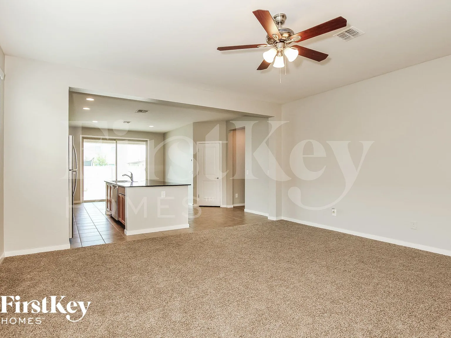 4 bed, 2.0 bath, 1915 sqft, $2,655 — Photo 4