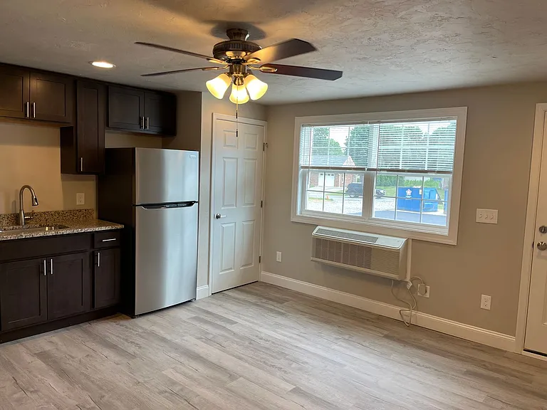 Salem Run Apartments - Phase 1 — Photo 24