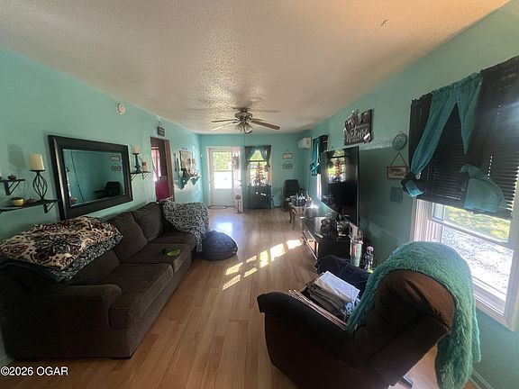 3rd image of 317 Military Ave