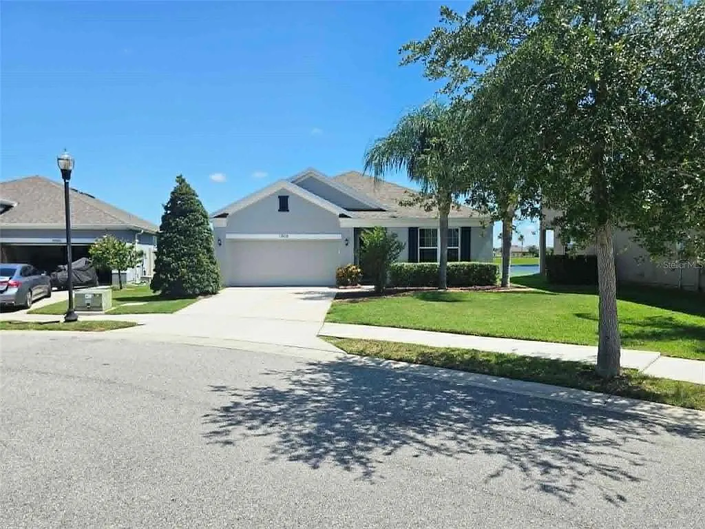 4 bed, 2.0 bath, 2046 sqft, $2,750 — Photo 3
