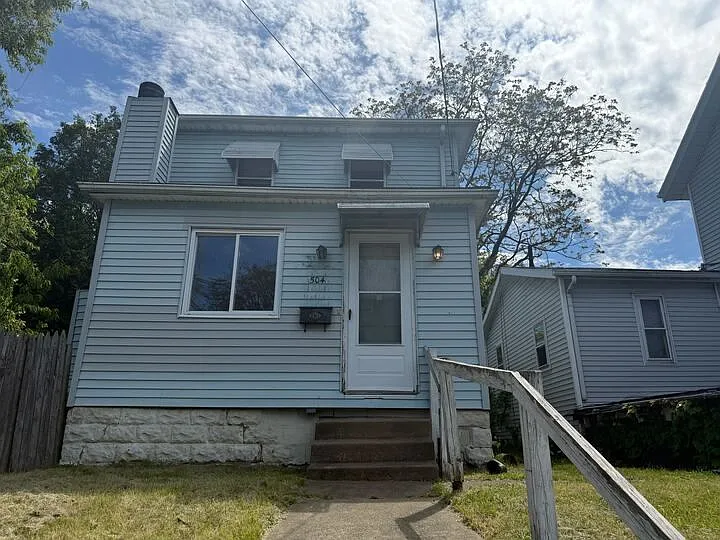 Building Photo - 504 Belden Ave NE