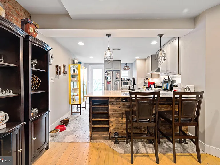 2617 Sepviva St — Photo 8