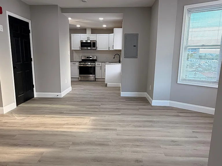516 E Marshall St #2 — Photo 6