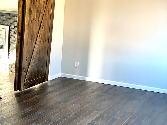 4th image of 4668 Gatesbury Dr