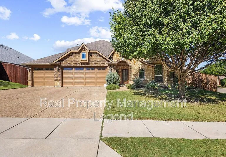 1451 Cedar Hollow Dr — Photo 2