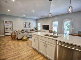 1200 Skyview Rd, Charlotte, NC 28208