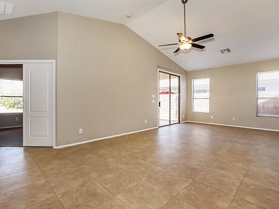 5th image of 672 E Lovegrass Dr