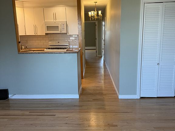 5th image of 35 High St APT 3