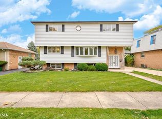 10825 S Oak Park Ave, Worth, IL