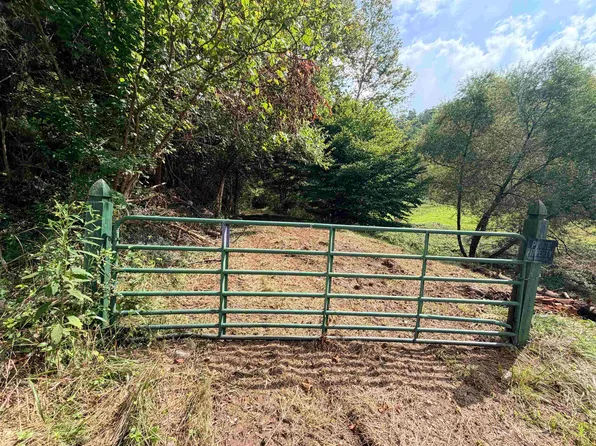 6370 Camp Creek Rd, Huntington, WV 25701