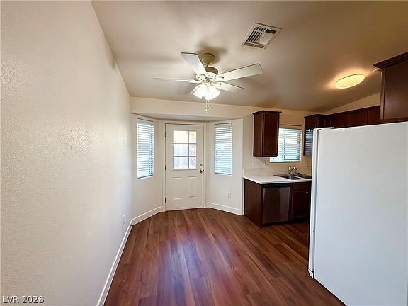 3rd image of 511 Chandler St