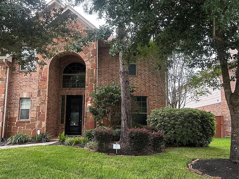 13915 Sawmill Run Ln — Photo 4