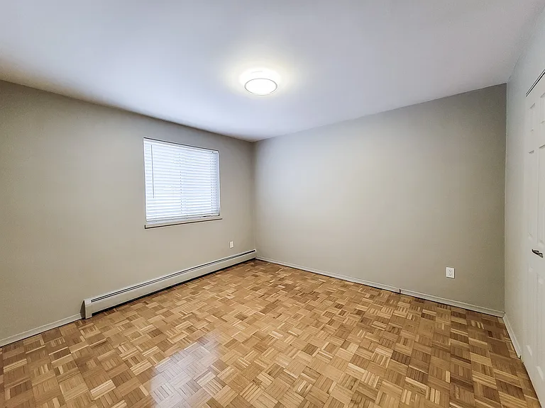 215 Belsyde Ave E — Photo 9