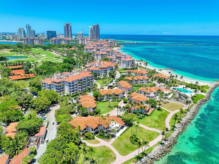 19144 Fisher Island Dr #19144 — Photo 37