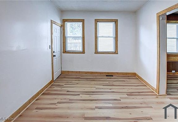 5th image of 3214 W 61st St #A