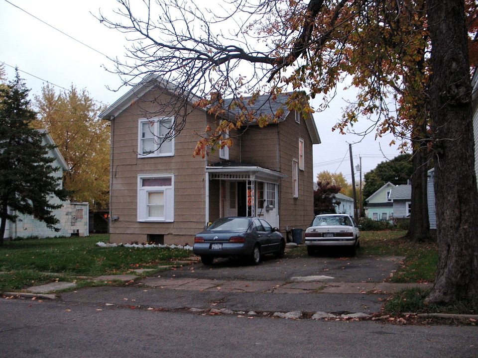 2nd image of 120 Robin St