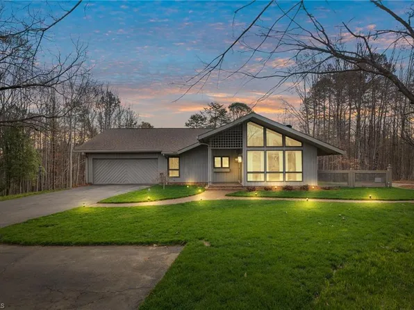 9069 Lasater Rd, Clemmons, NC 27012