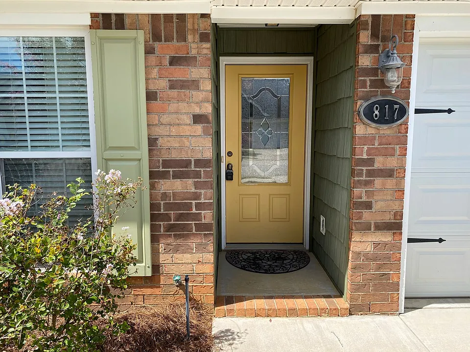 817 Bryan Cir