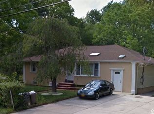 97 Orange St, Central Islip, NY 11722