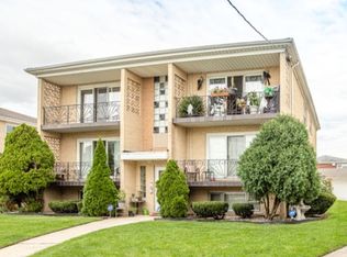 8637 Leamington Ave APT 1S, Burbank, IL 60459