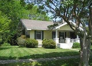 1st image of 1542 Versailles Ave