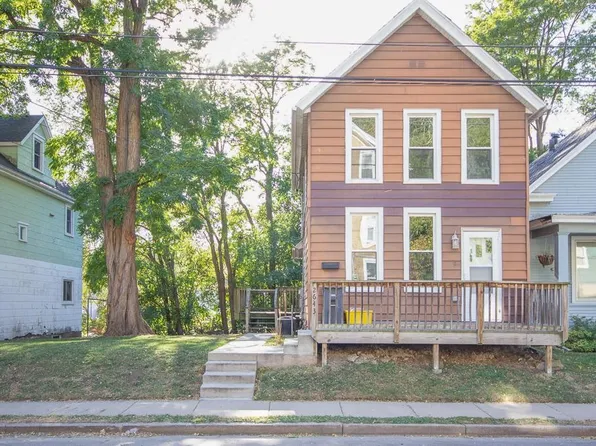 2643 Pinard St, Dubuque, IA 52001