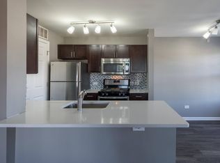 1350 W Indian Trl APT 10, Aurora, IL 60506