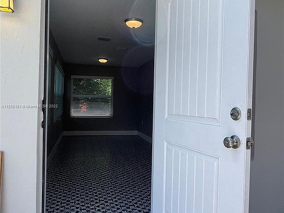 5th image of 532 NE 132nd St #0