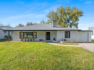 2584 Riverside Dr, Green Bay, WI 54301