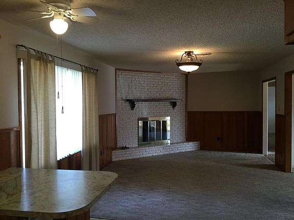 3rd image of 103 Tanglewood Ln