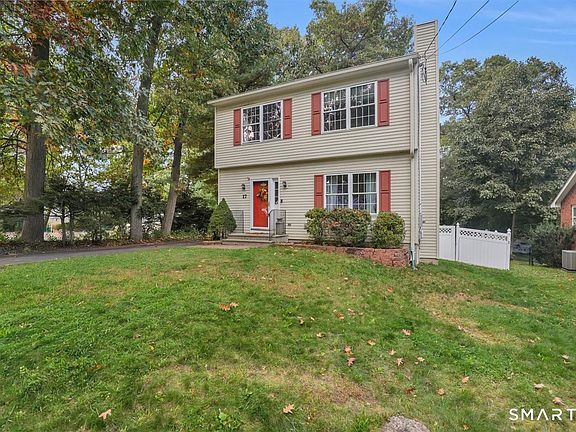 3rd image of 17 Beacon Street
