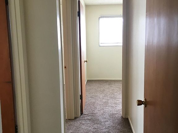 4th image of 523 E Lomita Blvd APT 4