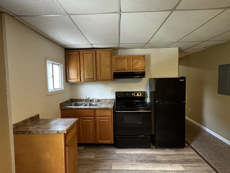 1598 Heart Lake Rd — Photo 3