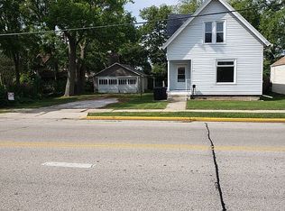 117 S Main St, Burlington, WI 53105