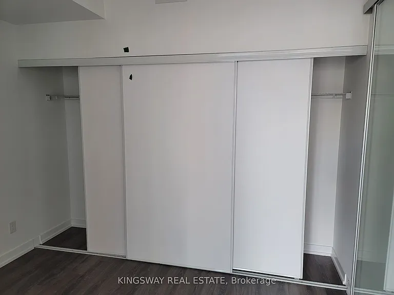 20 Edward St #923 — Photo 6