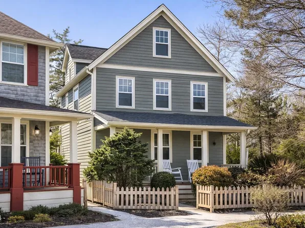 691 SW 26th Ln, Lincoln City, OR 97367