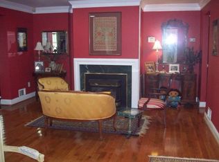 9720 Overlea Dr, Rockville, MD 20850