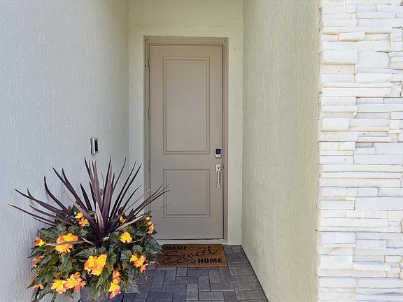3rd image of 579 Veridian Cir NW