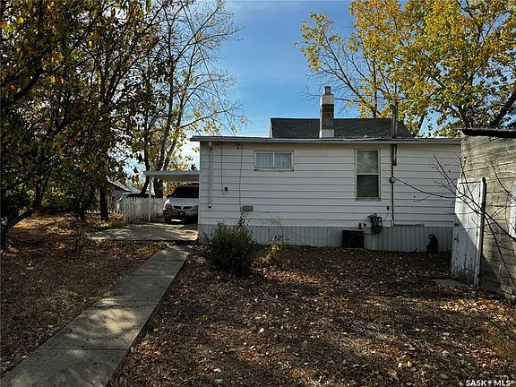 2nd image of 424 3rd Ave W