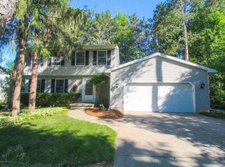 3951 Blue Spruce Dr, Dewitt, MI 48820