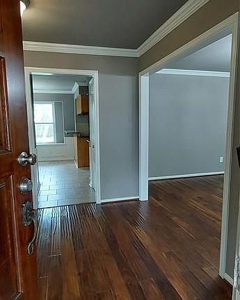 3rd image of 3827 Pecan Valley Dr