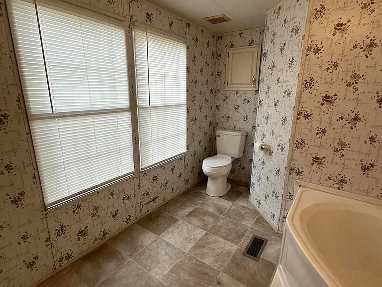 6343 Beloit Ave — Photo 12