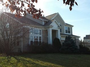 710 Seybrooke Ln, Crystal Lake, IL 60012
