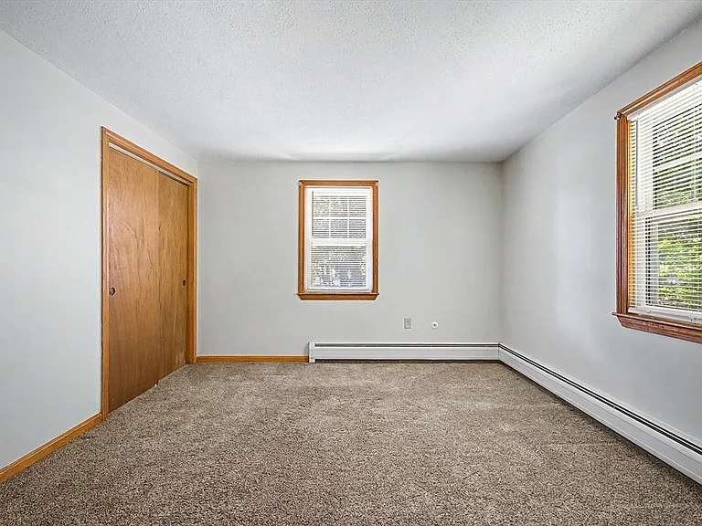 270 Wood St — Photo 12