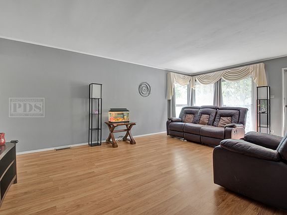 3rd image of 1010 Portsmouth Ave