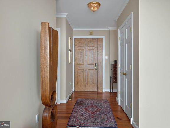 4th image of 400 Madison St APT 1802