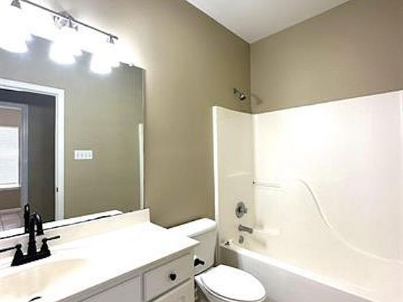 5th image of 9250 Pecan Tree Dr