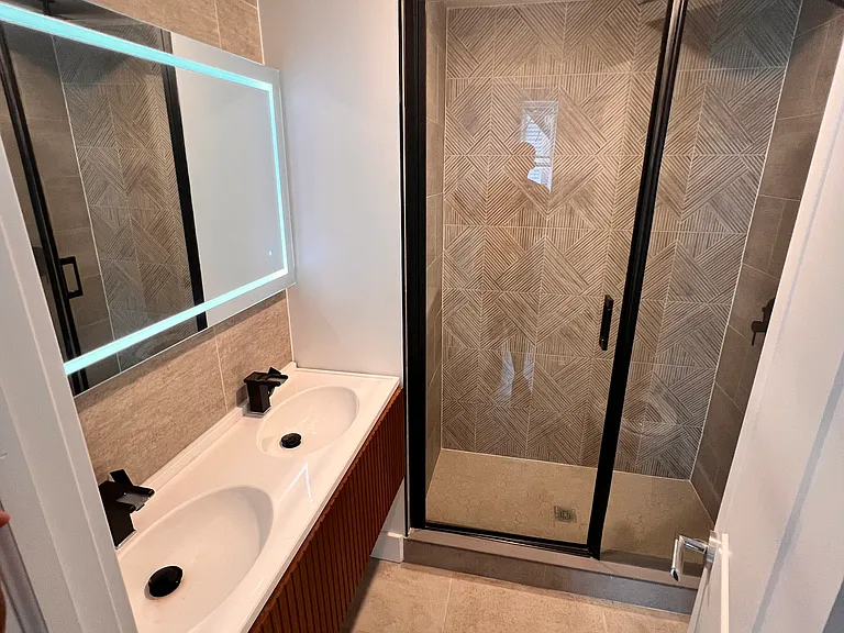 684 Summit Ave #4 — Photo 12