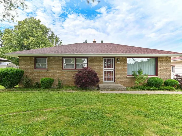 3220 W Howard AVENUE, Greenfield, WI 53221